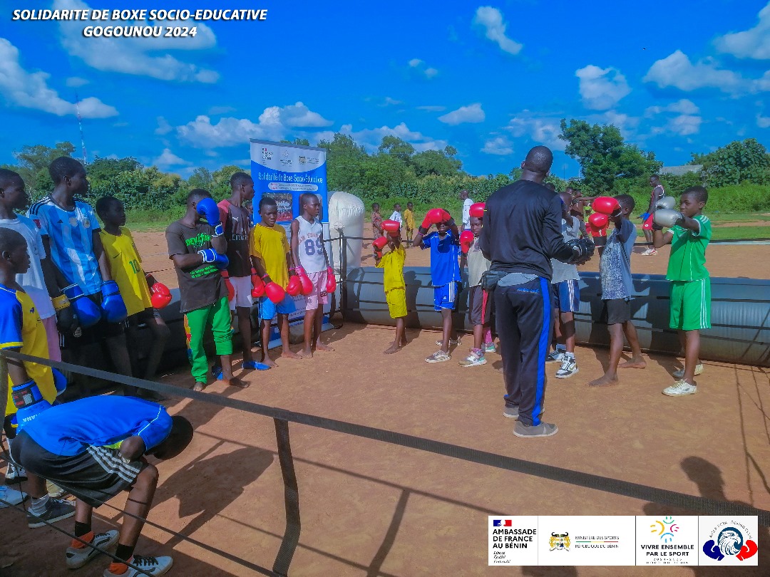 Activités interactives menées sur l'esplanade de la résidence des Maires à Nassabara